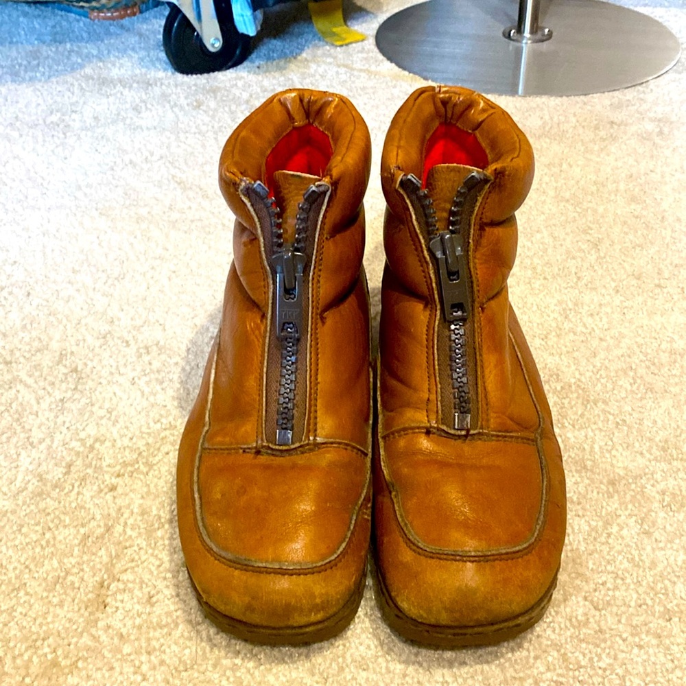 Vintage GH Bass and Co. Sugarloafer. The original moonboot. Zip front size 9.